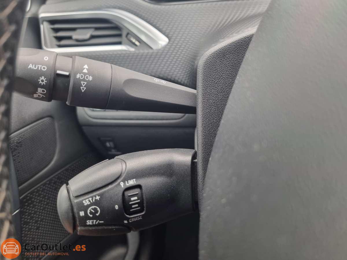 24 - Peugeot 2008 2018