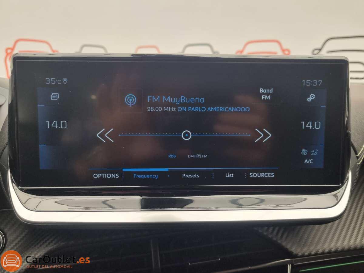27 - Peugeot 2008 2022 - AUTO