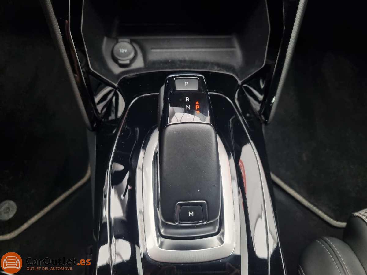 31 - Peugeot 2008 2022 - AUTO