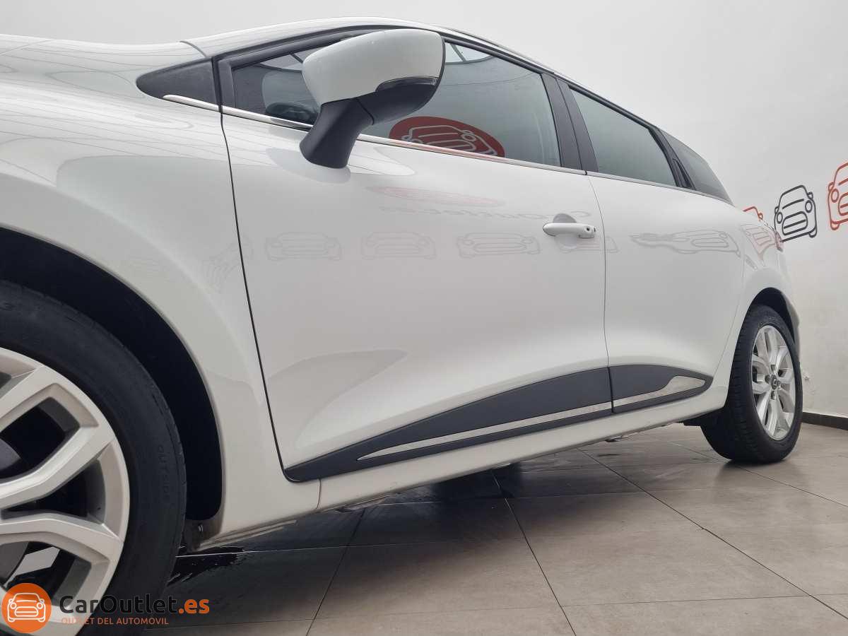 4 - Renault Clio 2017 - AUTO