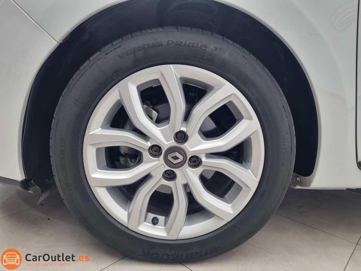 7 - Renault Clio 2017 - AUTO