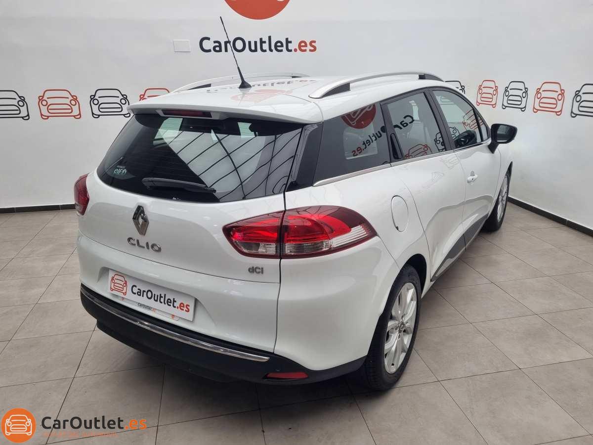 8 - Renault Clio 2017 - AUTO