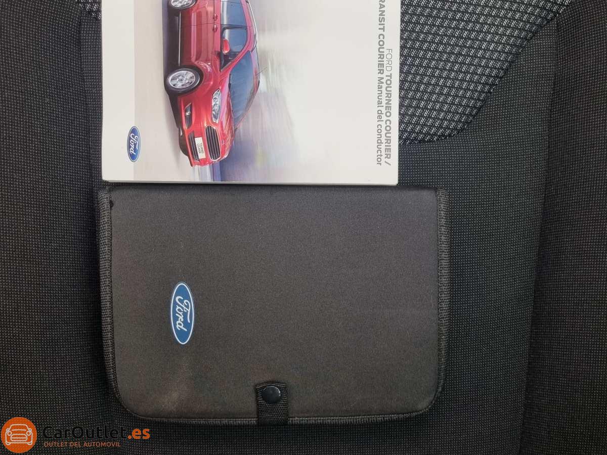 26 - Ford Tourneo Courier 2016