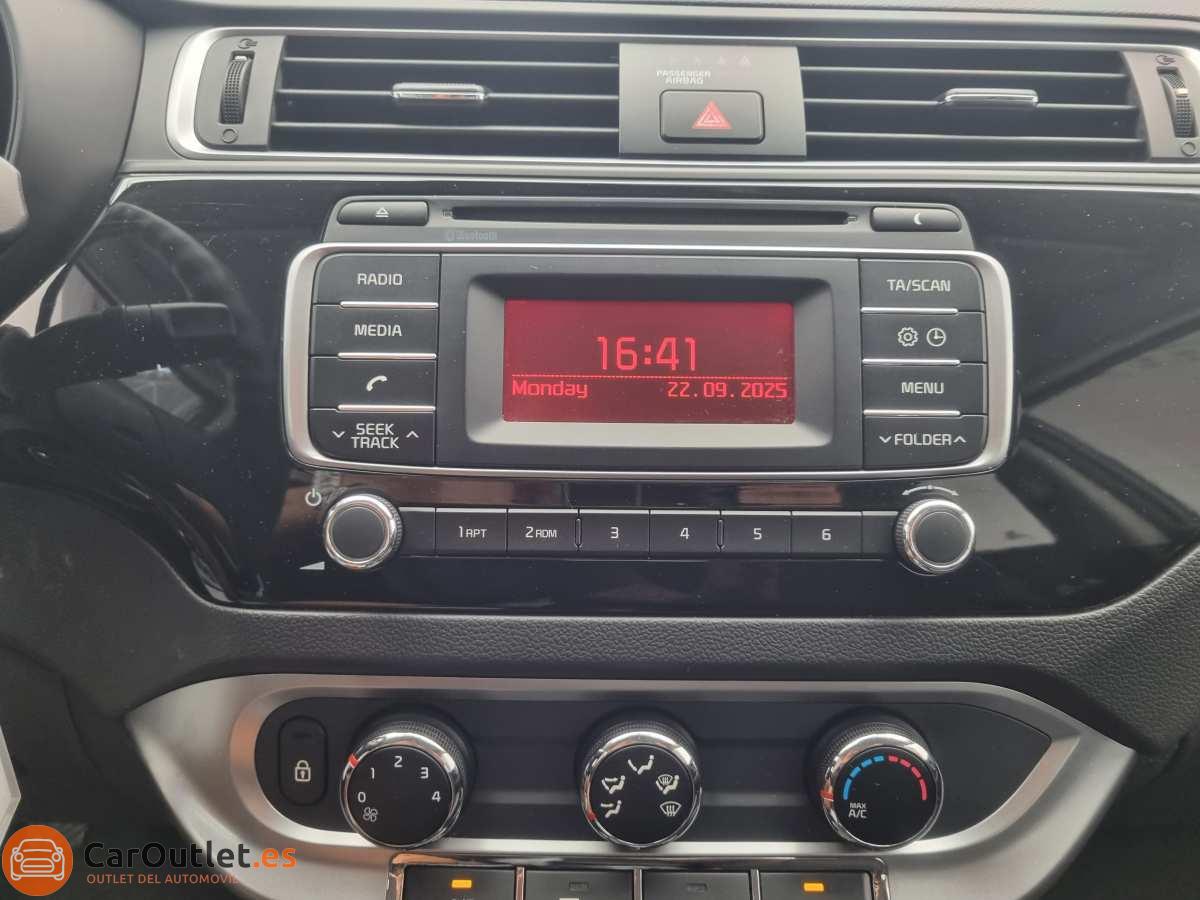 24 - Kia Rio 2015