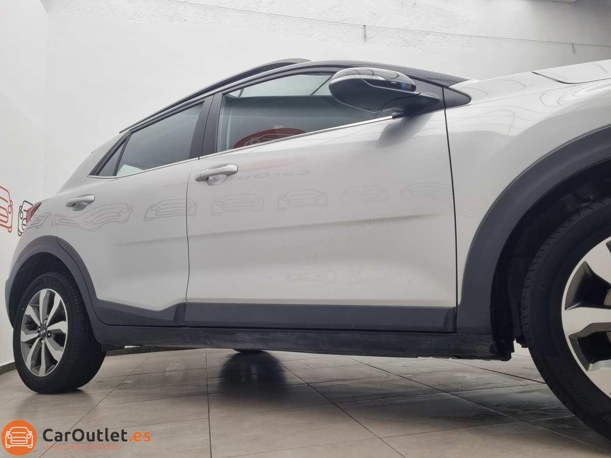 3 - Kia Stonic 2021 - AUTO