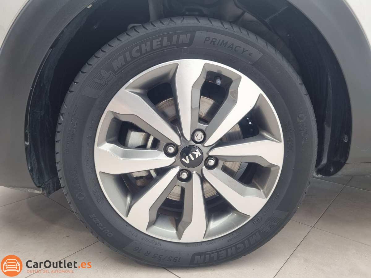 7 - Kia Stonic 2021 - AUTO