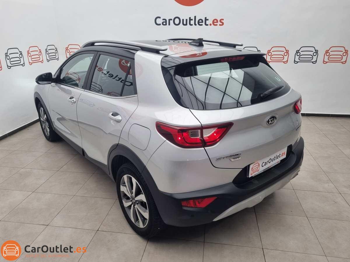 10 - Kia Stonic 2021 - AUTO