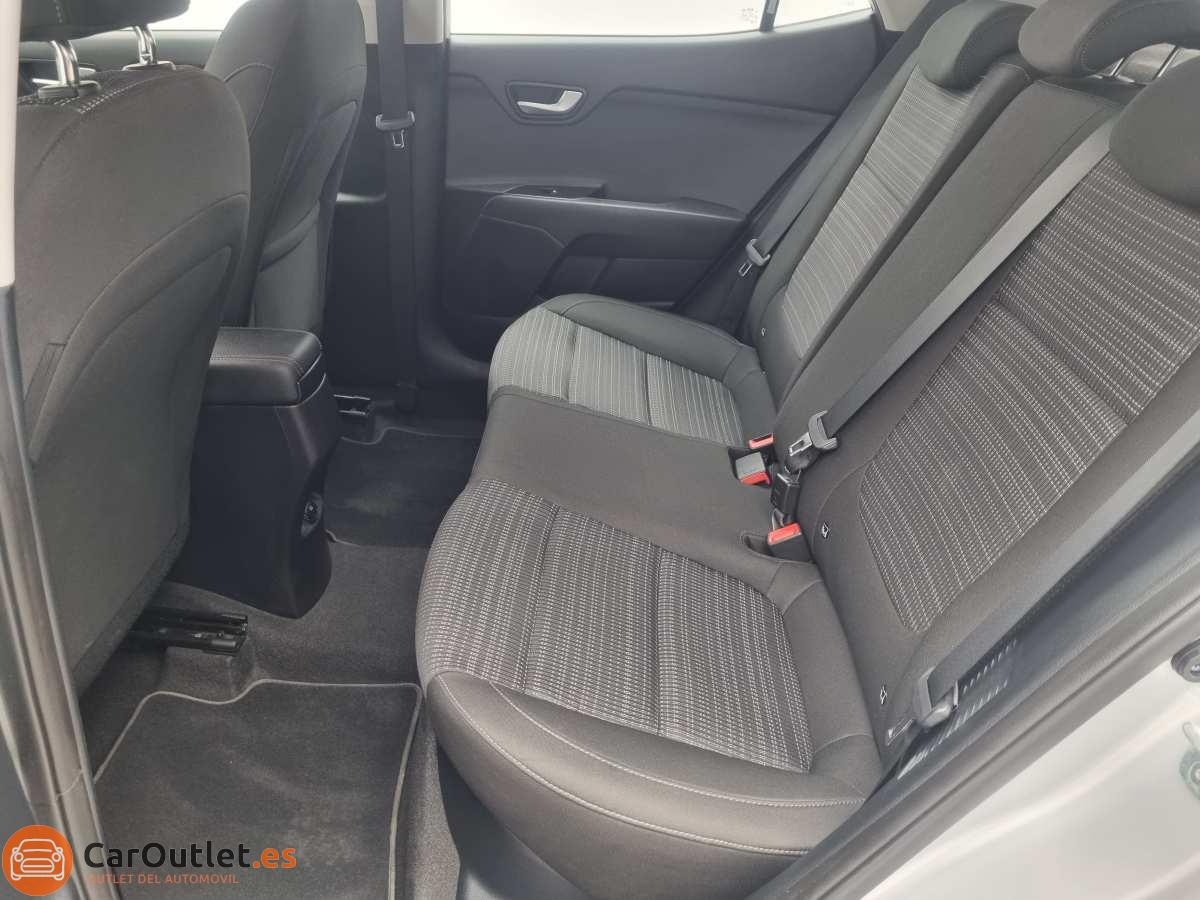13 - Kia Stonic 2021 - AUTO