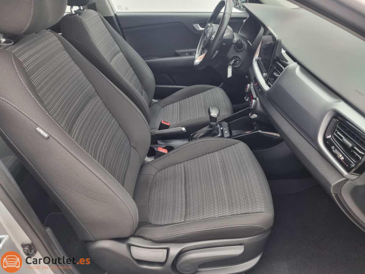 17 - Kia Stonic 2021 - AUTO