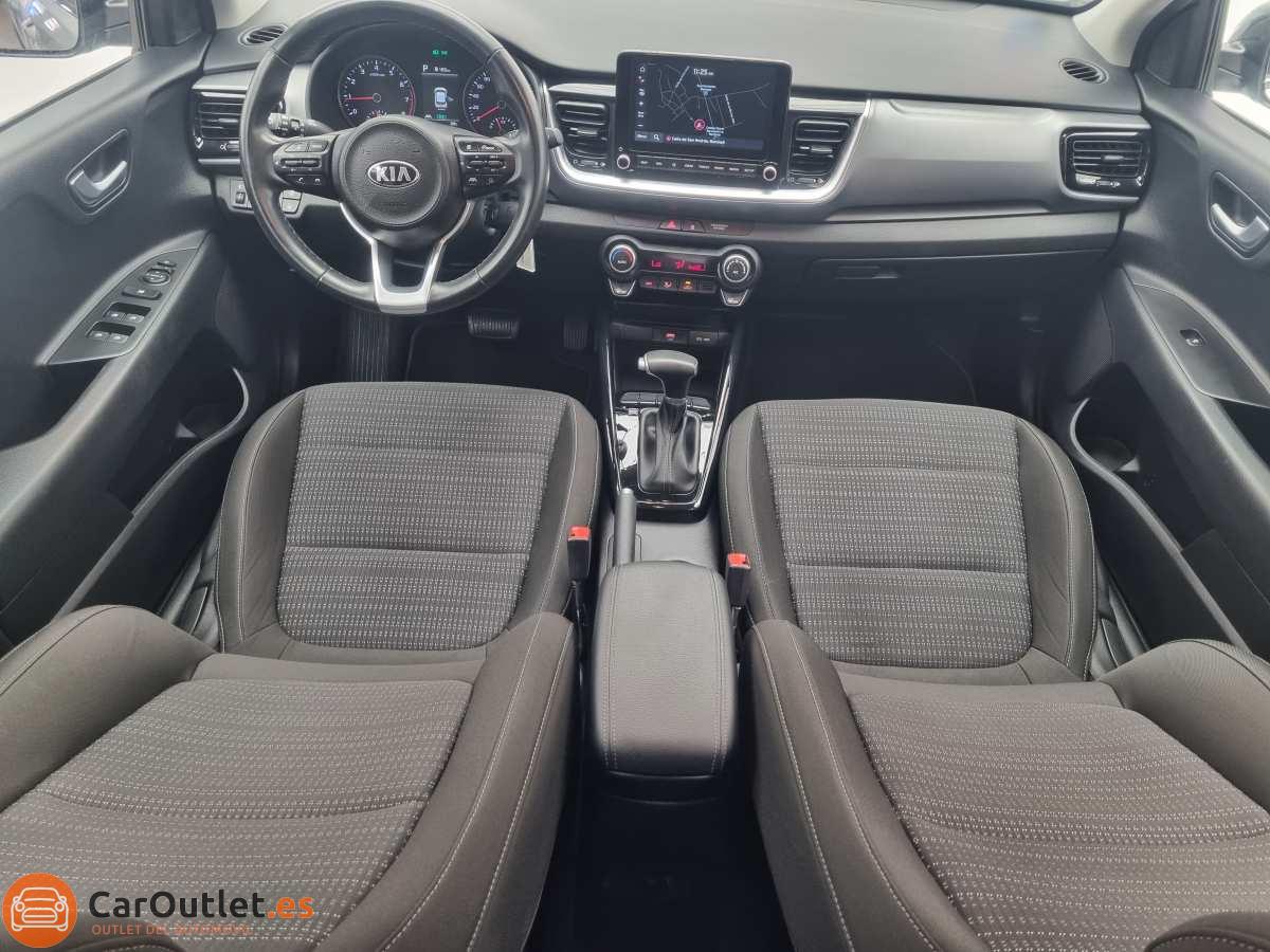 18 - Kia Stonic 2021 - AUTO