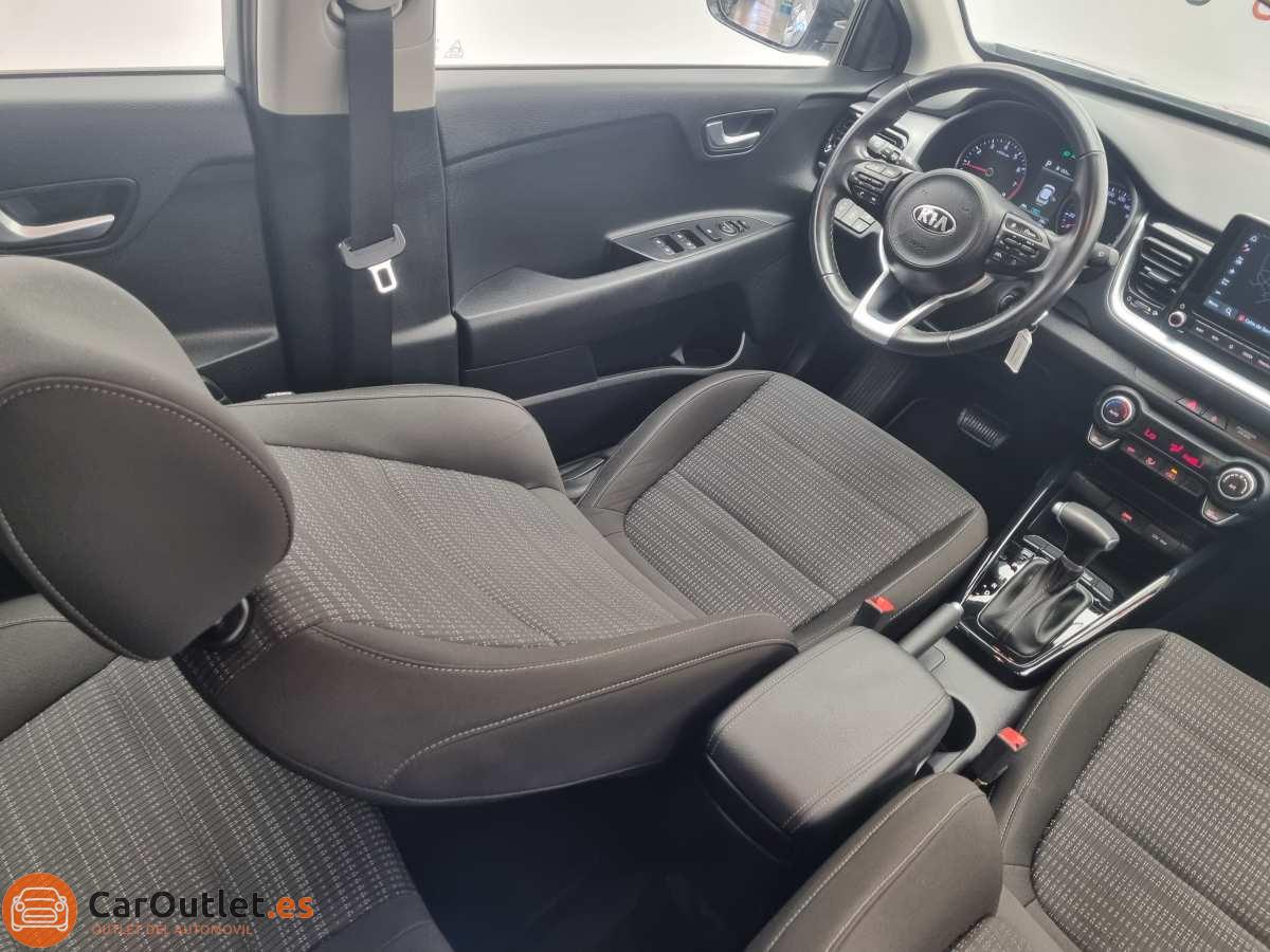 19 - Kia Stonic 2021 - AUTO