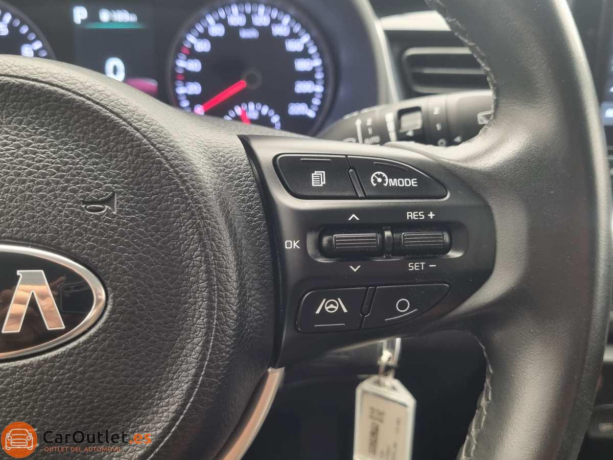 23 - Kia Stonic 2021 - AUTO