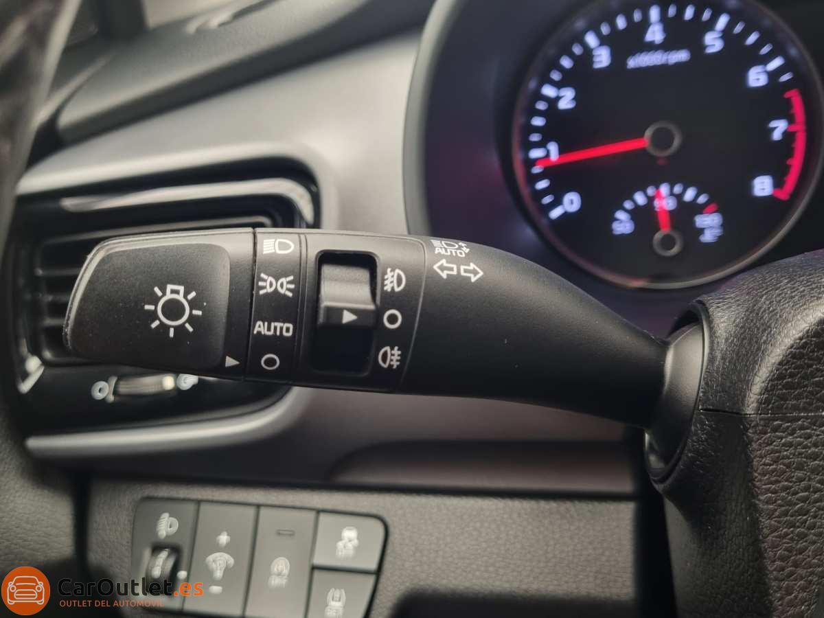 26 - Kia Stonic 2021 - AUTO