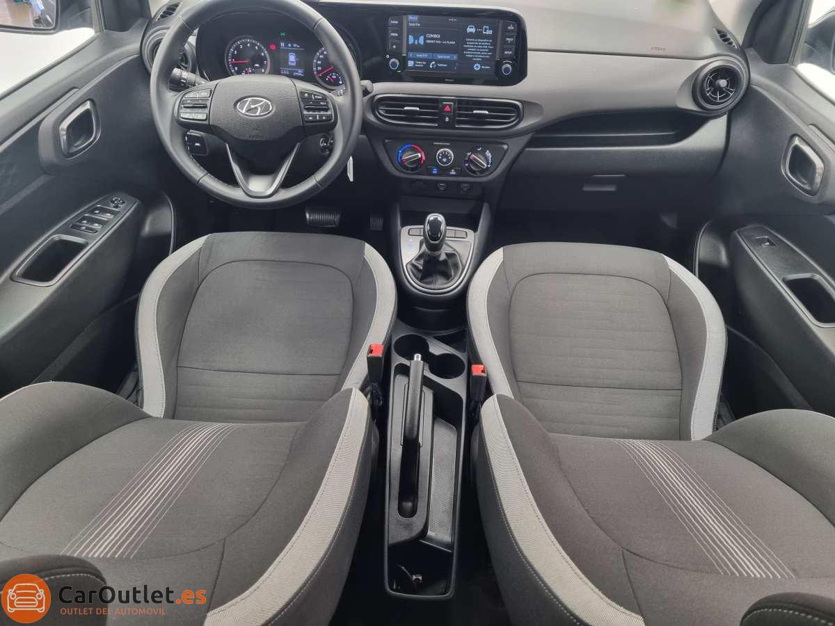 16 - Hyundai i10 2021 - AUTO
