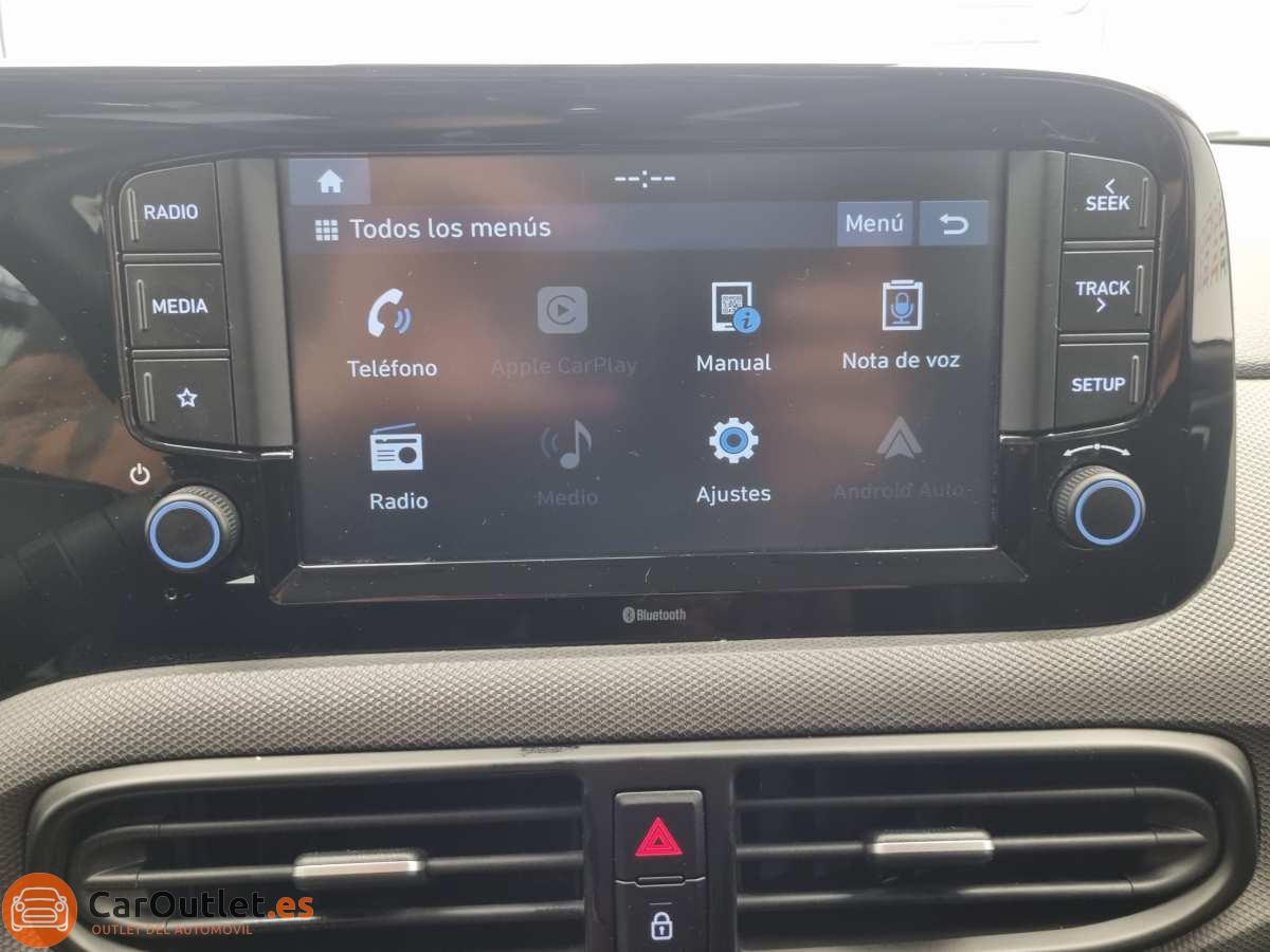 27 - Hyundai i10 2021 - AUTO