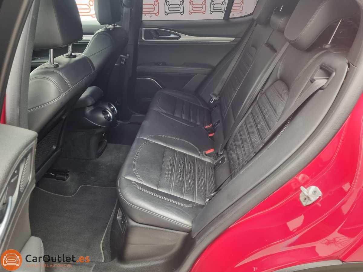 13 - Alfa Romeo Stelvio 2018 - AUTO