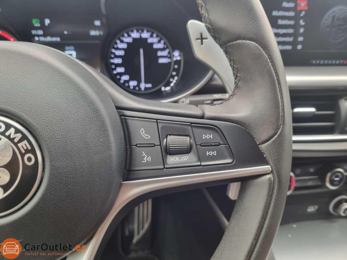 23 - Alfa Romeo Stelvio 2018 - AUTO