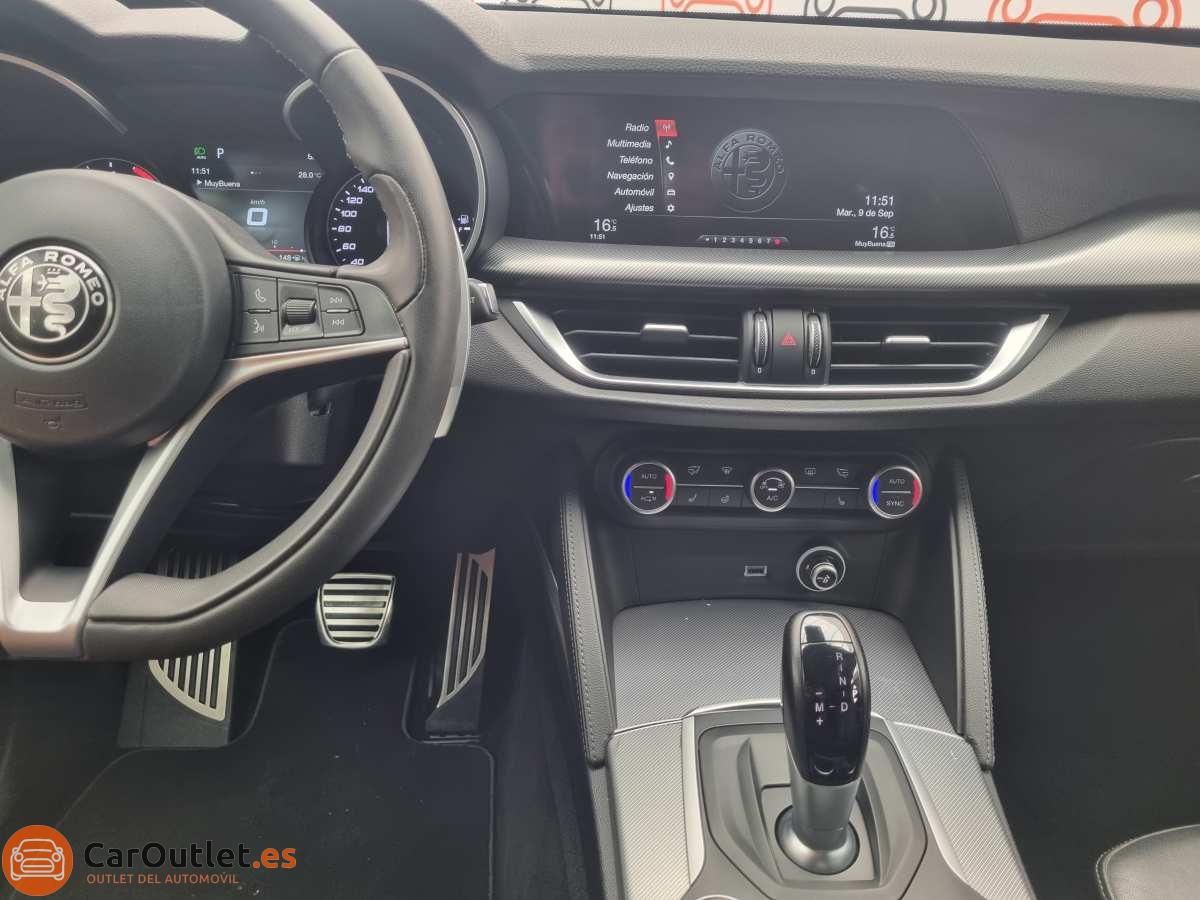 28 - Alfa Romeo Stelvio 2018 - AUTO