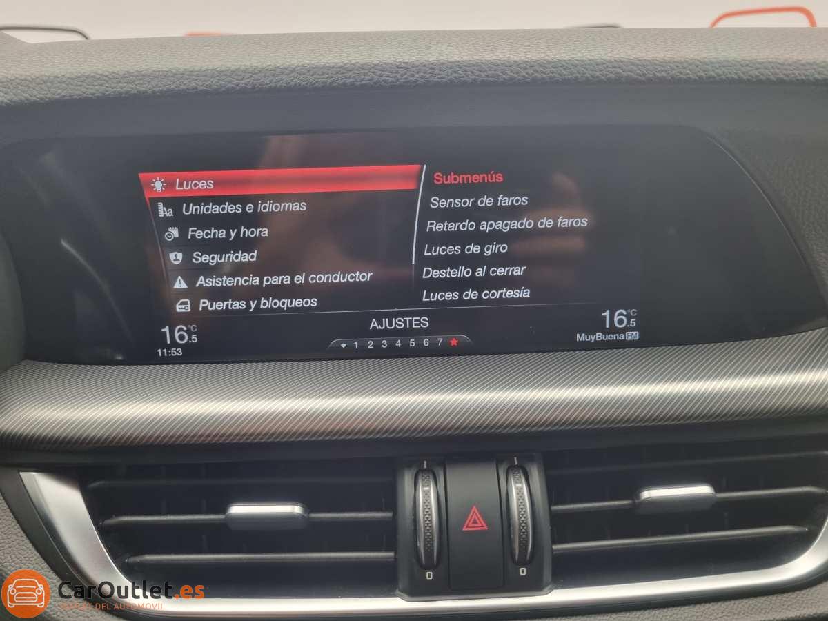 33 - Alfa Romeo Stelvio 2018 - AUTO