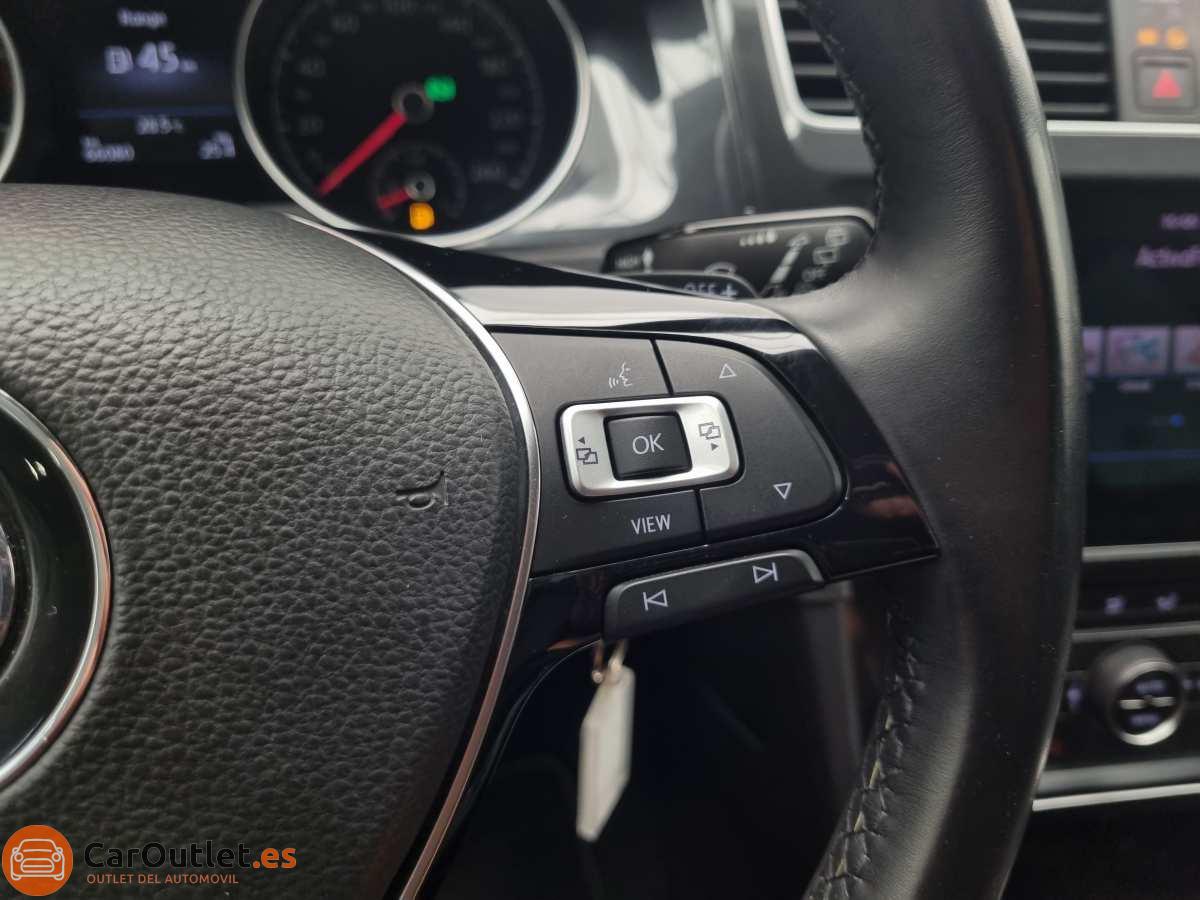 22 - Volkswagen Golf 2019 - AUTO