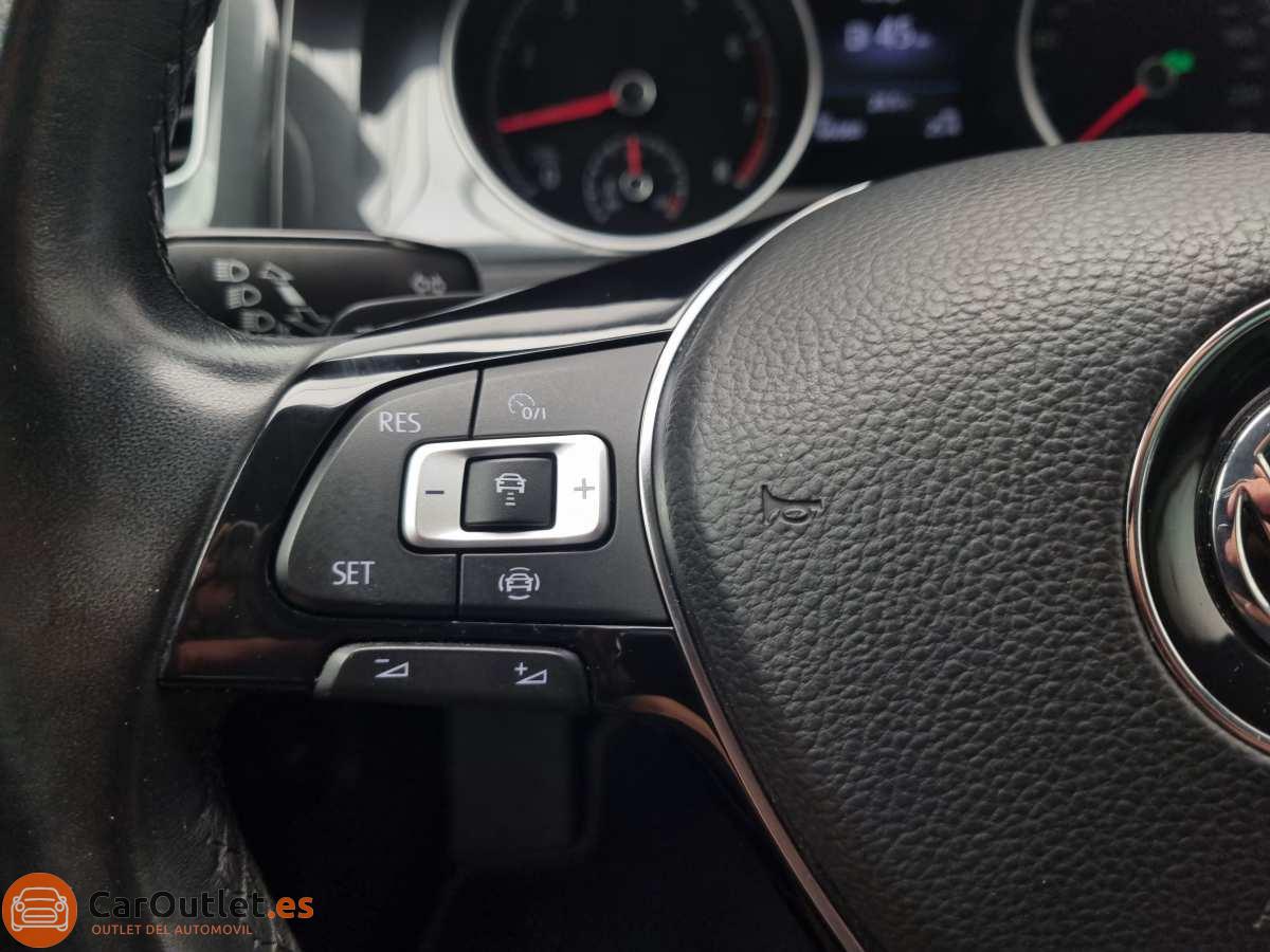 23 - Volkswagen Golf 2019 - AUTO