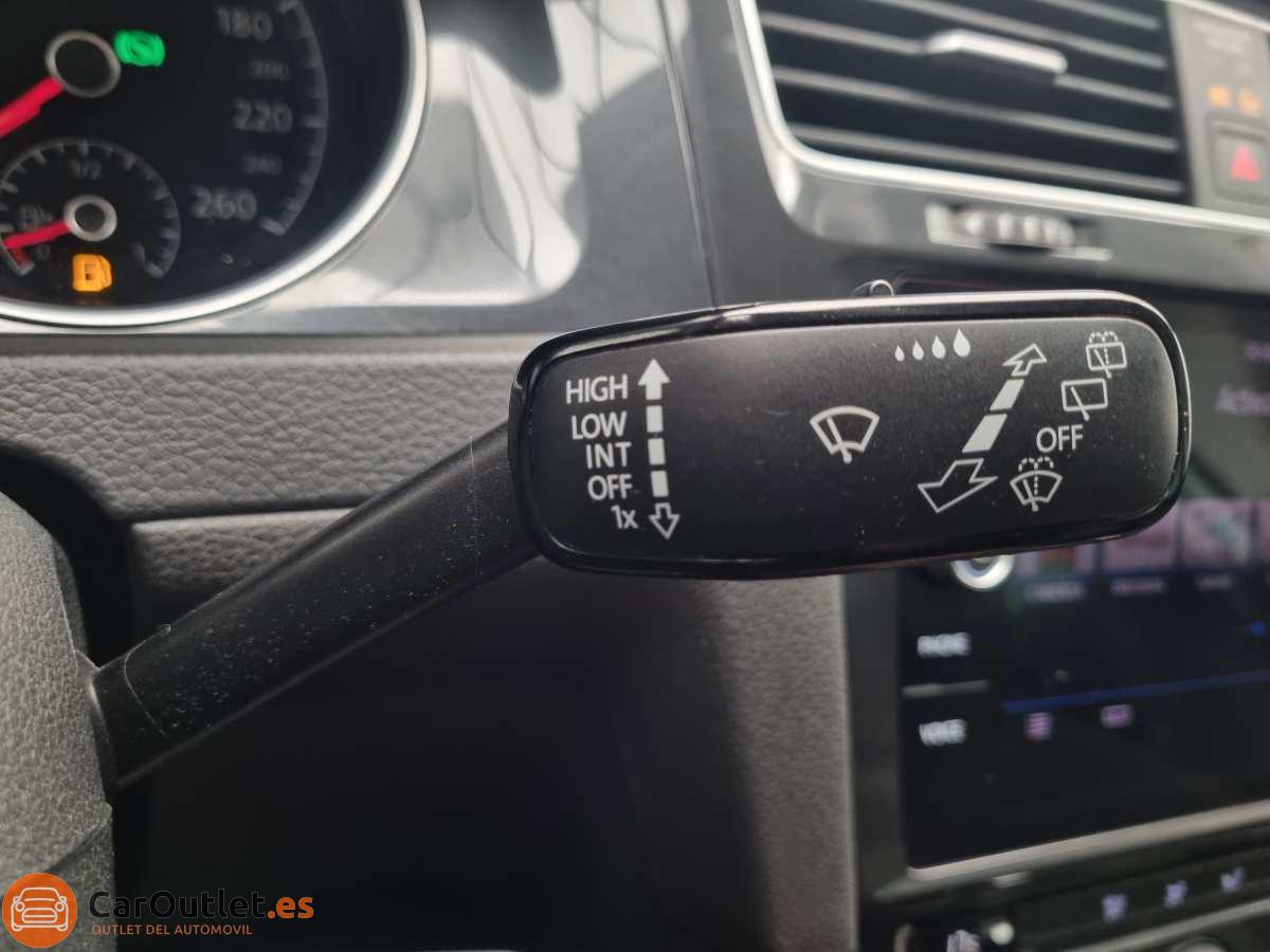24 - Volkswagen Golf 2019 - AUTO