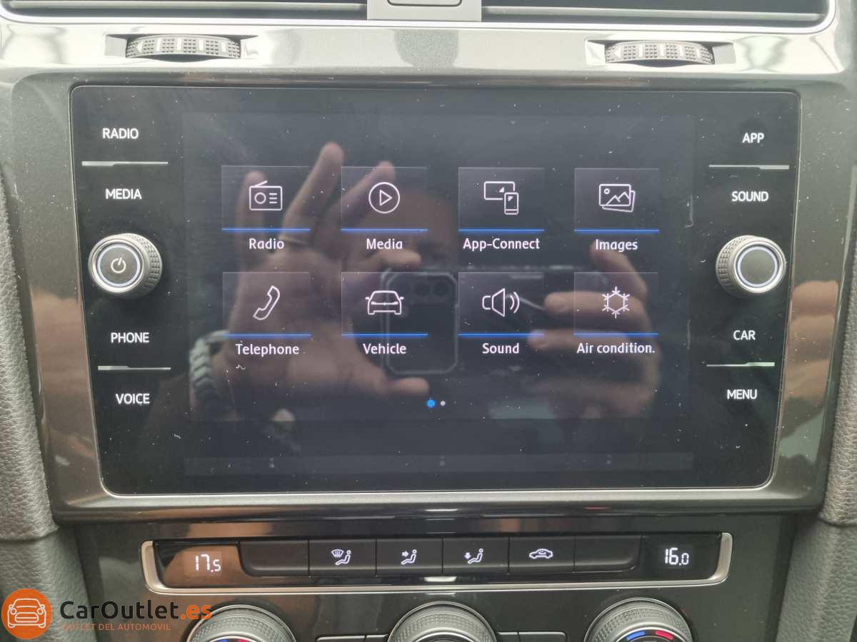 30 - Volkswagen Golf 2019 - AUTO