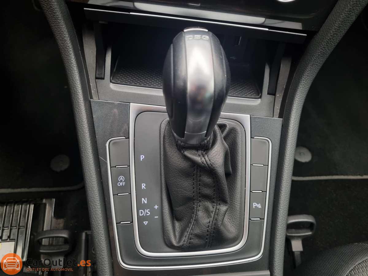 32 - Volkswagen Golf 2019 - AUTO