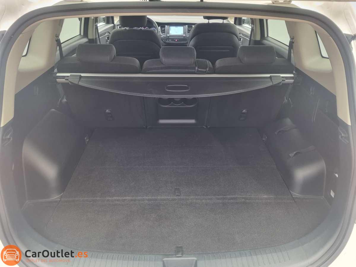 11 - Kia Carens 2018