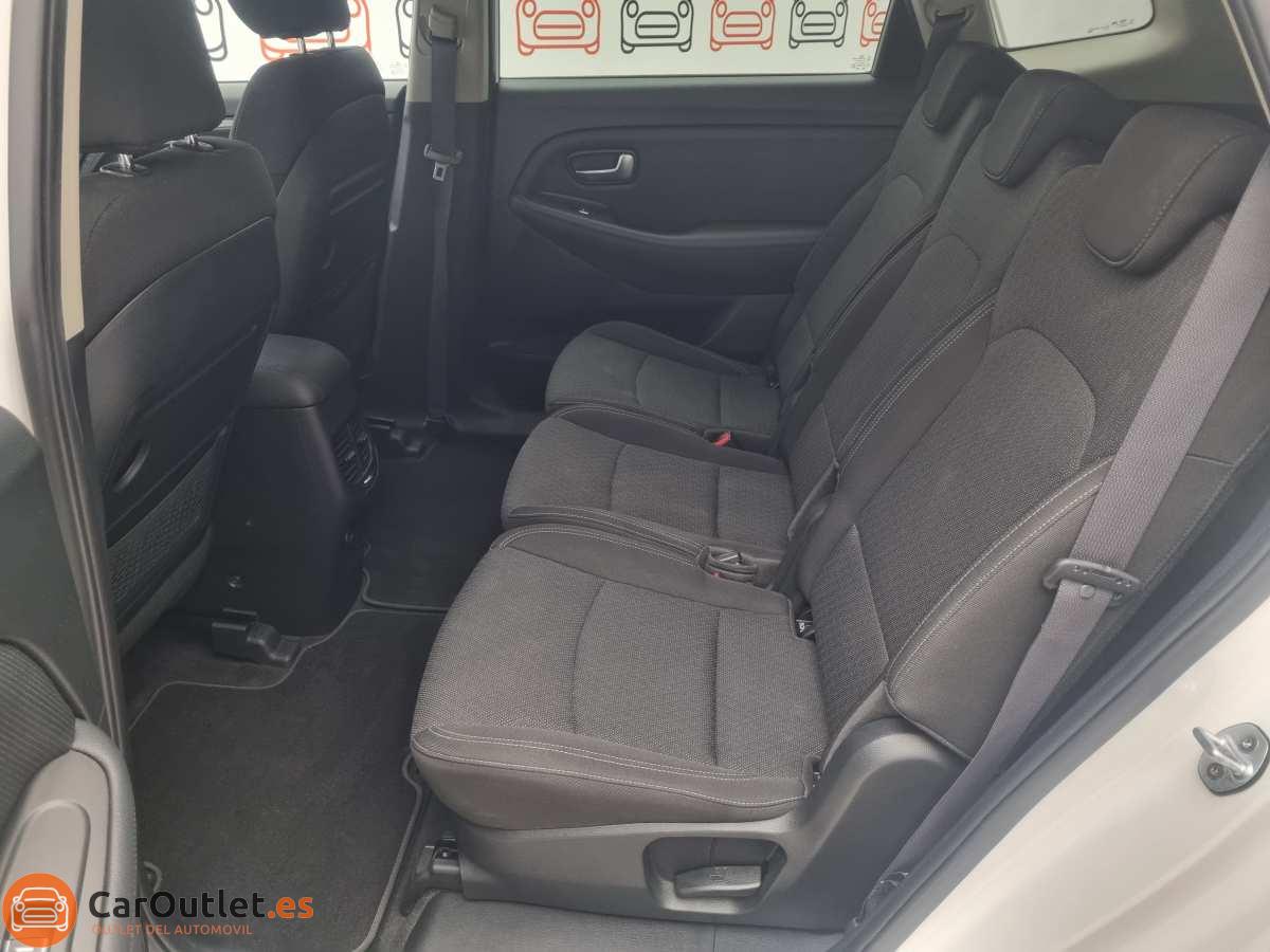 12 - Kia Carens 2018