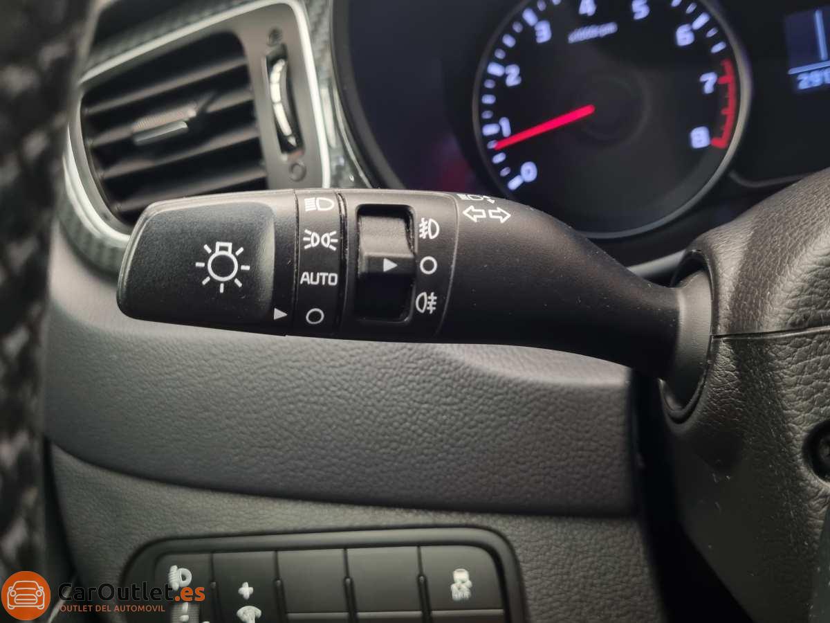 24 - Kia Carens 2018
