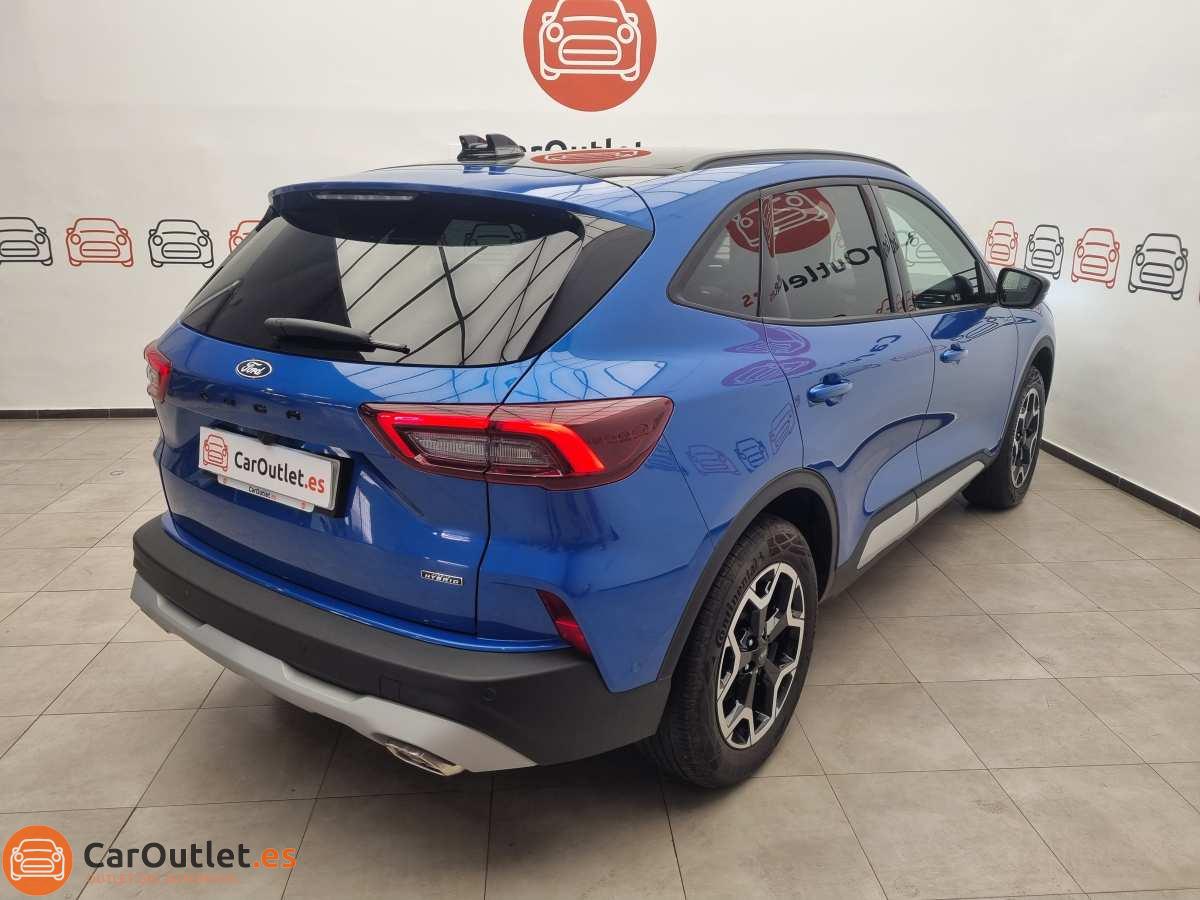 8 - Ford Kuga 2025 - AUTO