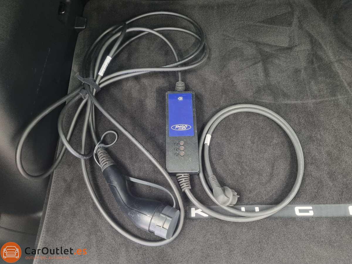 11 - Ford Kuga 2025 - AUTO