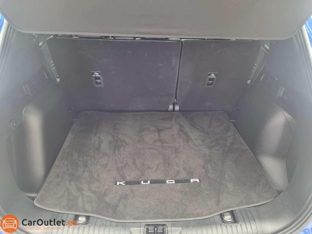 12 - Ford Kuga 2025 - AUTO