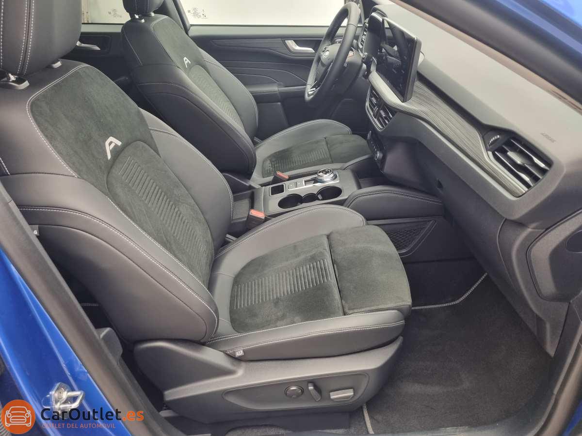 17 - Ford Kuga 2025 - AUTO