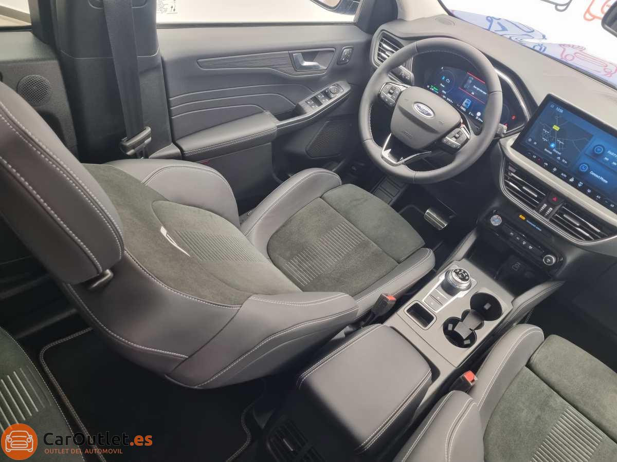 19 - Ford Kuga 2025 - AUTO