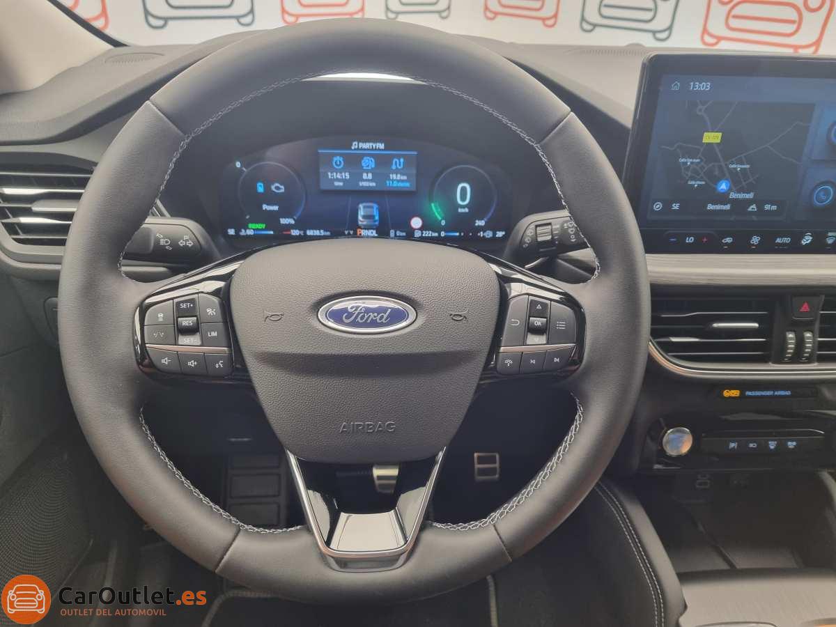 21 - Ford Kuga 2025 - AUTO