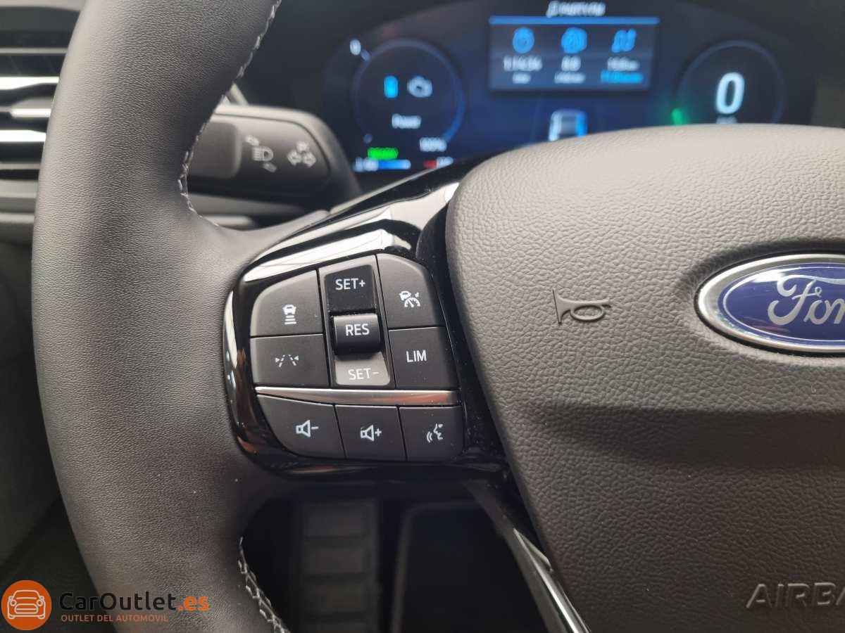 24 - Ford Kuga 2025 - AUTO