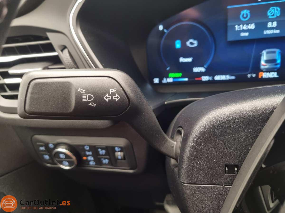 26 - Ford Kuga 2025 - AUTO