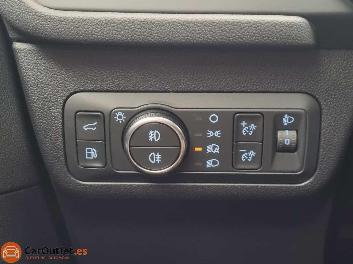 27 - Ford Kuga 2025 - AUTO