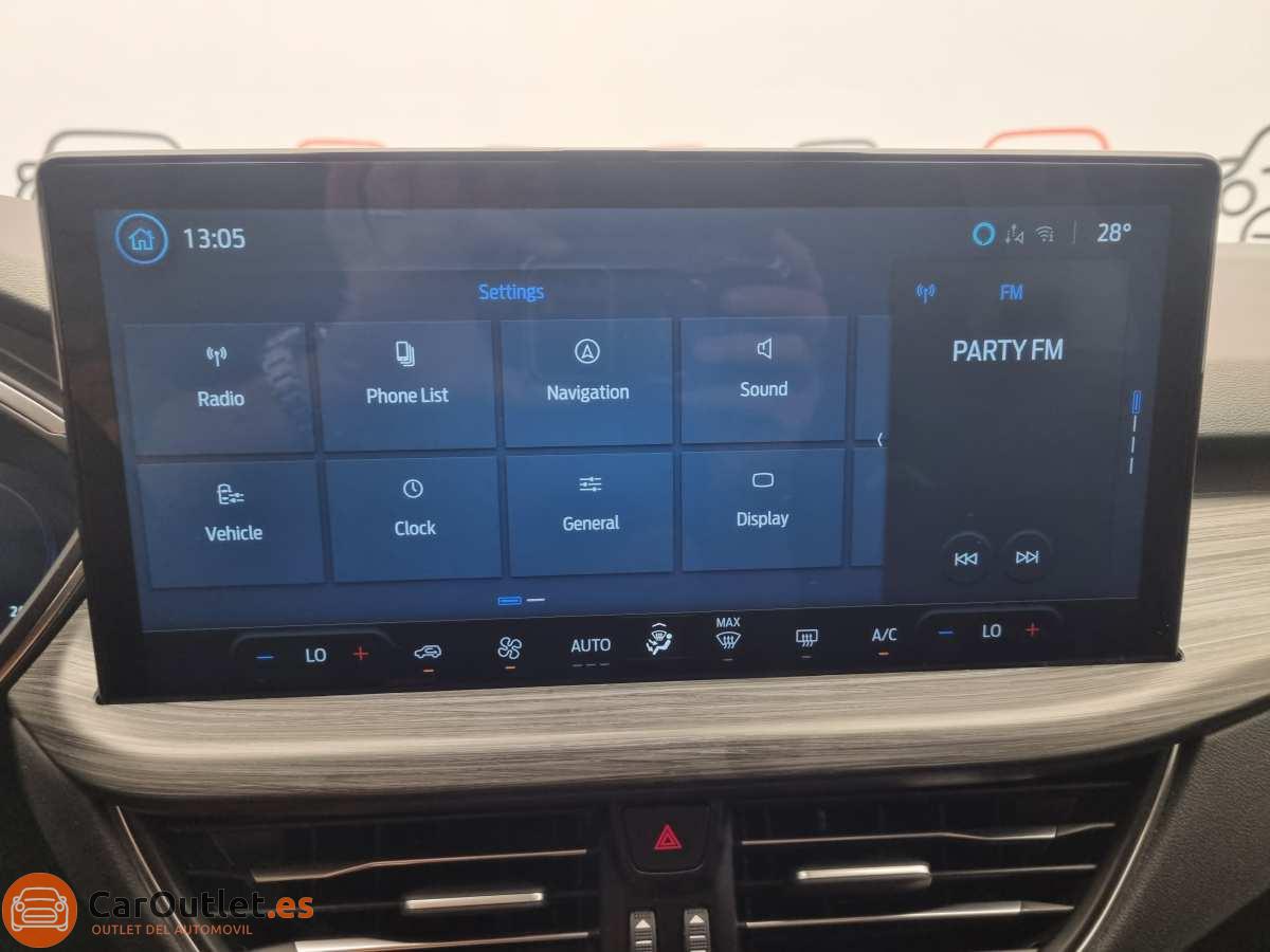 30 - Ford Kuga 2025 - AUTO
