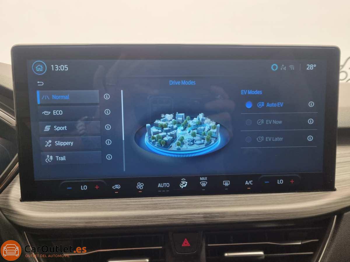 31 - Ford Kuga 2025 - AUTO