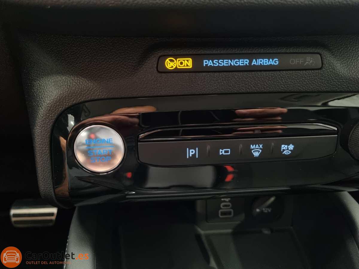 34 - Ford Kuga 2025 - AUTO