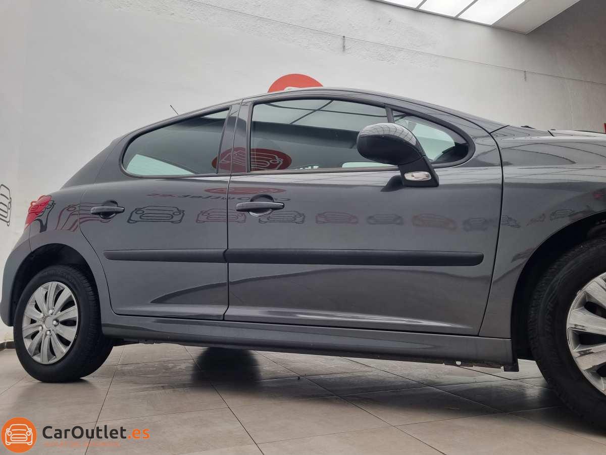 3 - Peugeot 207 2011