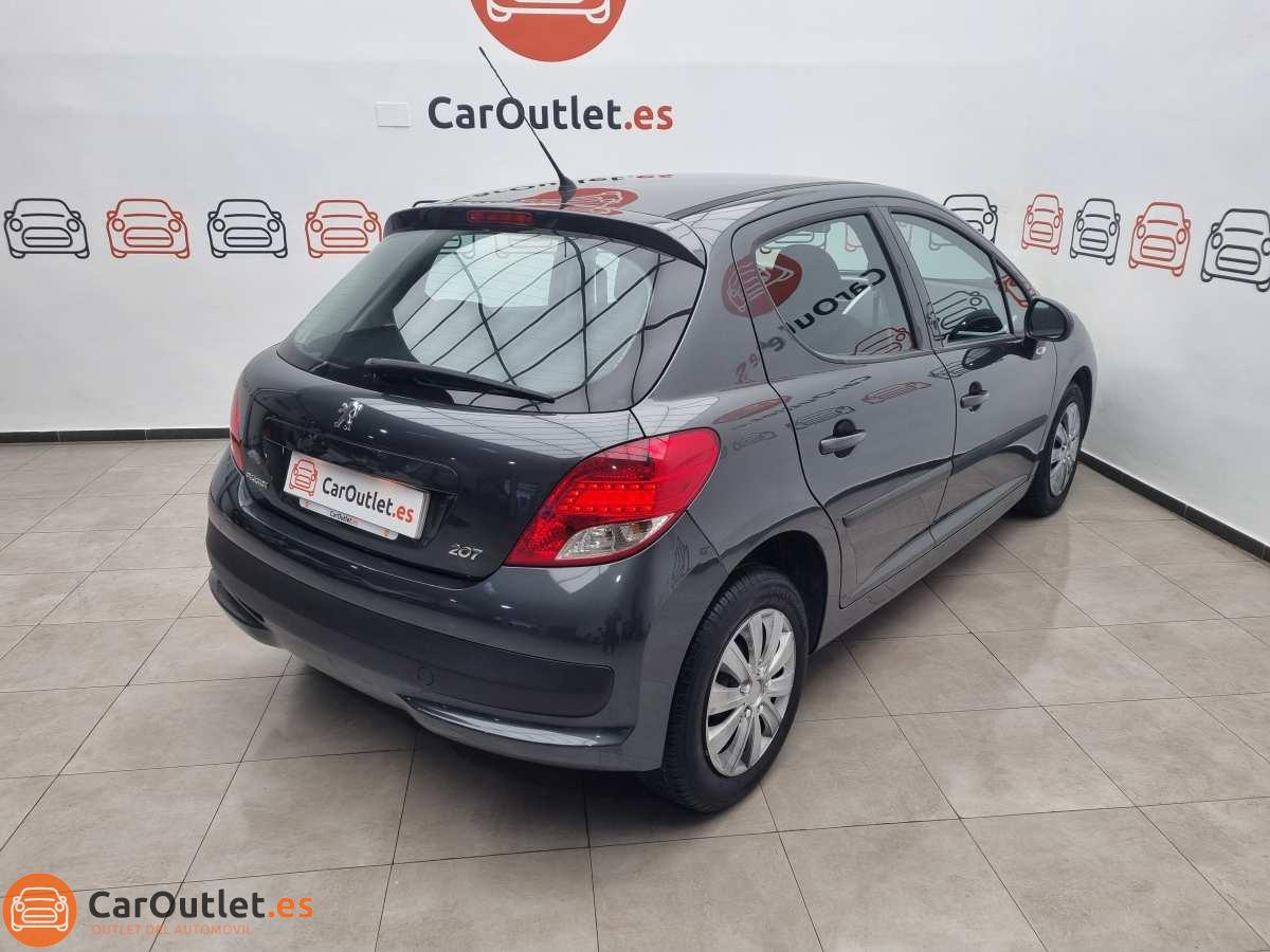 7 - Peugeot 207 2011