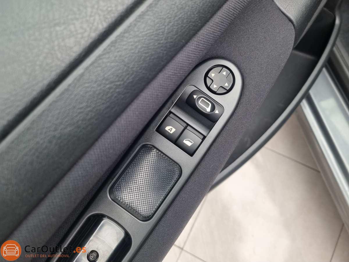 13 - Peugeot 207 2011