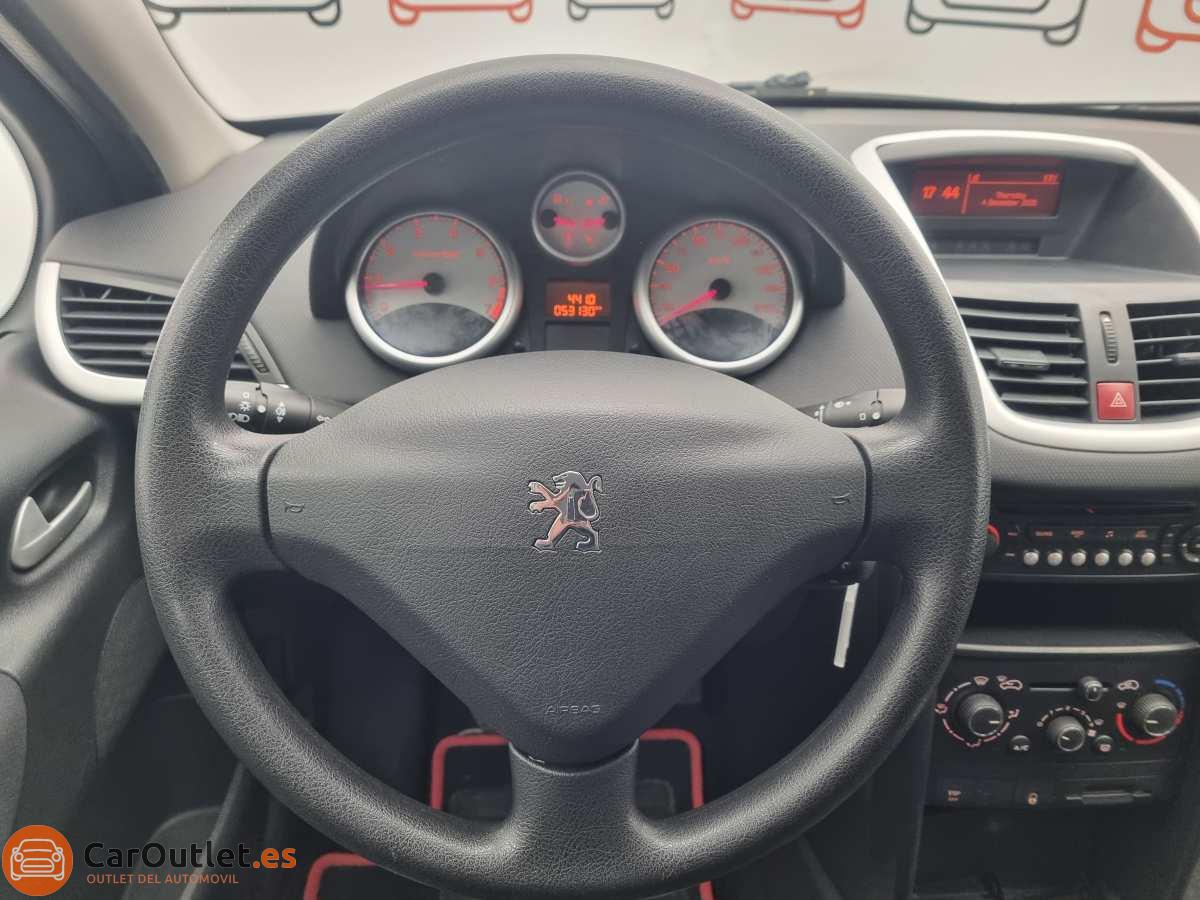 19 - Peugeot 207 2011