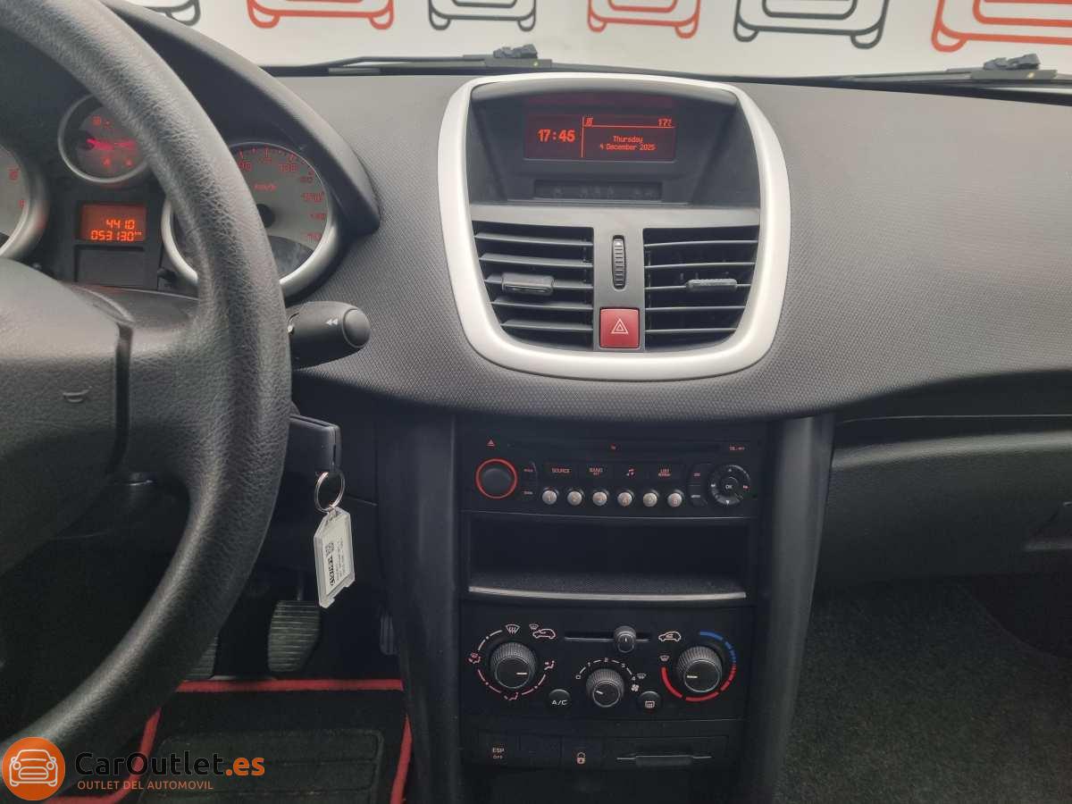 23 - Peugeot 207 2011