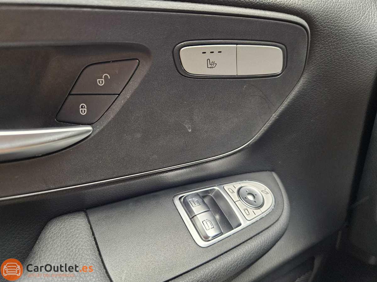 25 - Mercedes V Class 2020 - AUTO