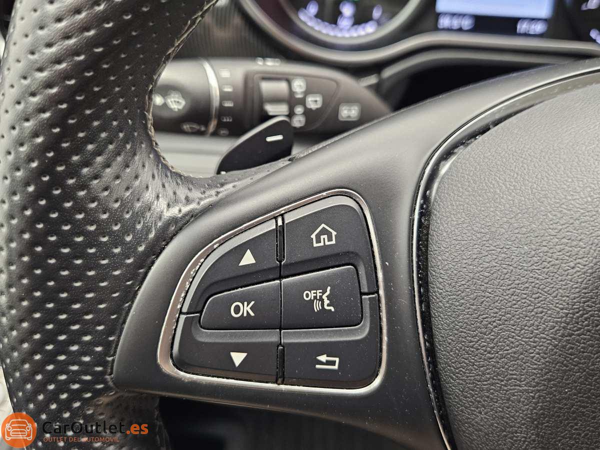 28 - Mercedes V Class 2020 - AUTO